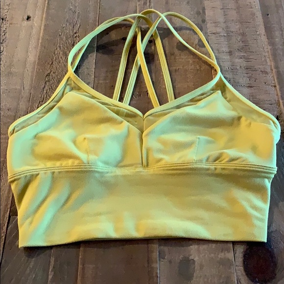 ALO Yoga Tops - Alo yoga bra in Sulphur